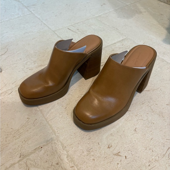 Universal Thread Block Heel Mule - size 8 - Picture 9 of 10